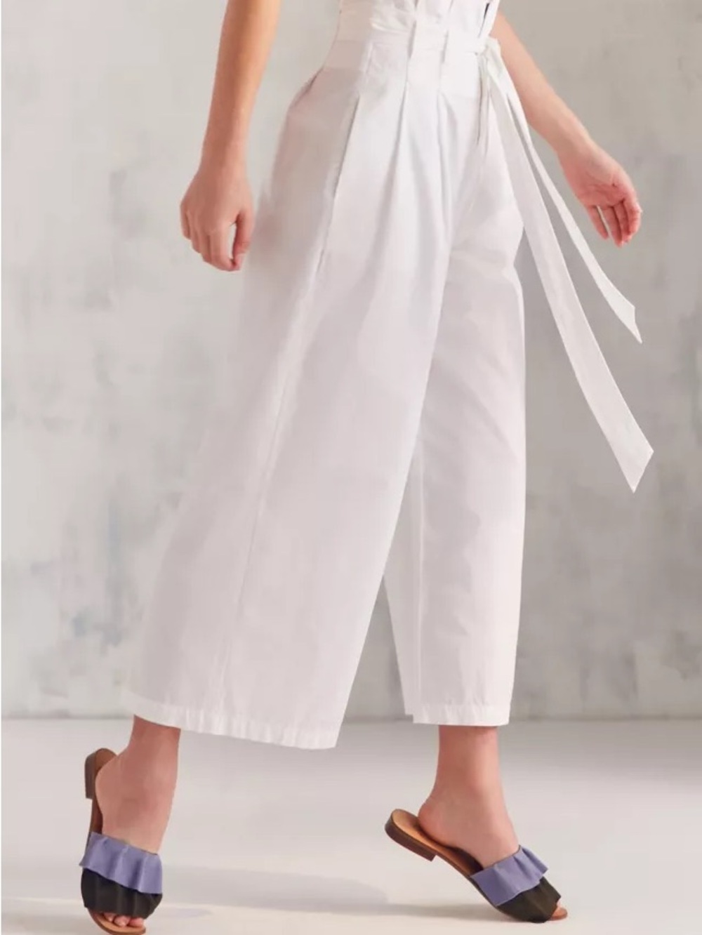 Kimchi Blue White Simone Paperbag Wide Leg Pants-Size 2